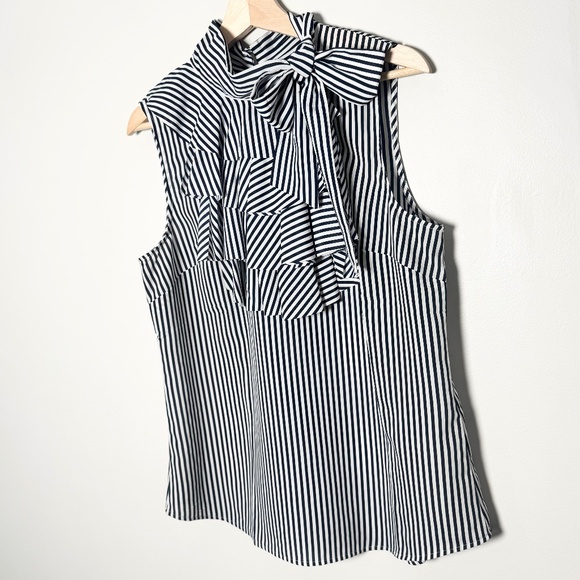 Banana Republic Classic Tie Neck Ruffle Stripe Dark Navy Sleeveless Top Sz M - Picture 4 of 8